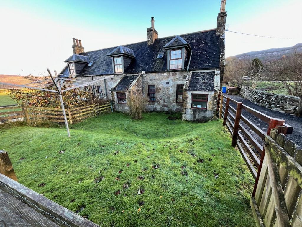 Quirky Highland Cottage With Stunning Views Fearn Lodge Exterior photo
